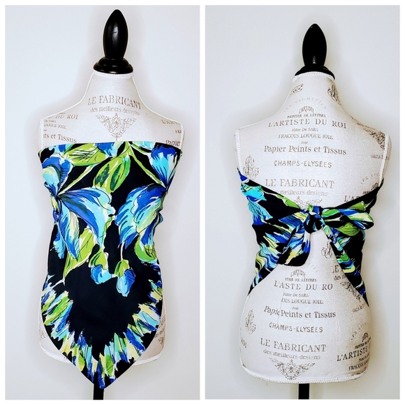 Beautiful Large Square Floral Scarf Like New - Picture 7 of 8